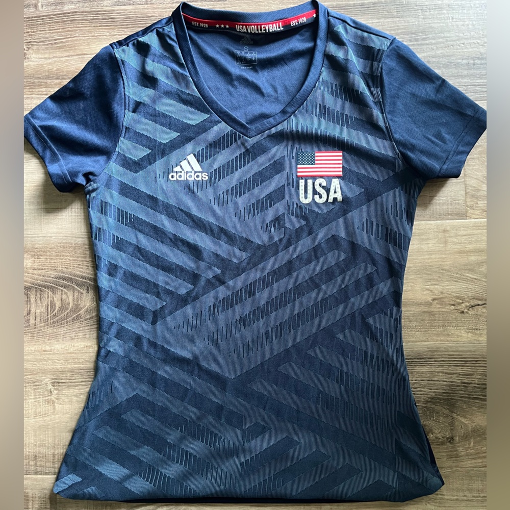 Adidas Women’s USA Volleyball Jersey, Size Small